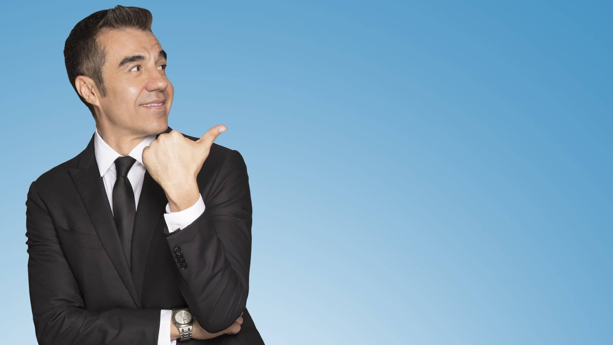 Adrian Uribe: 50 y Pico Tour